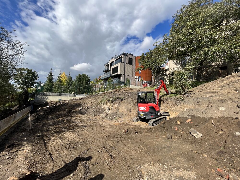 Úprava svahu a teras Praha 4